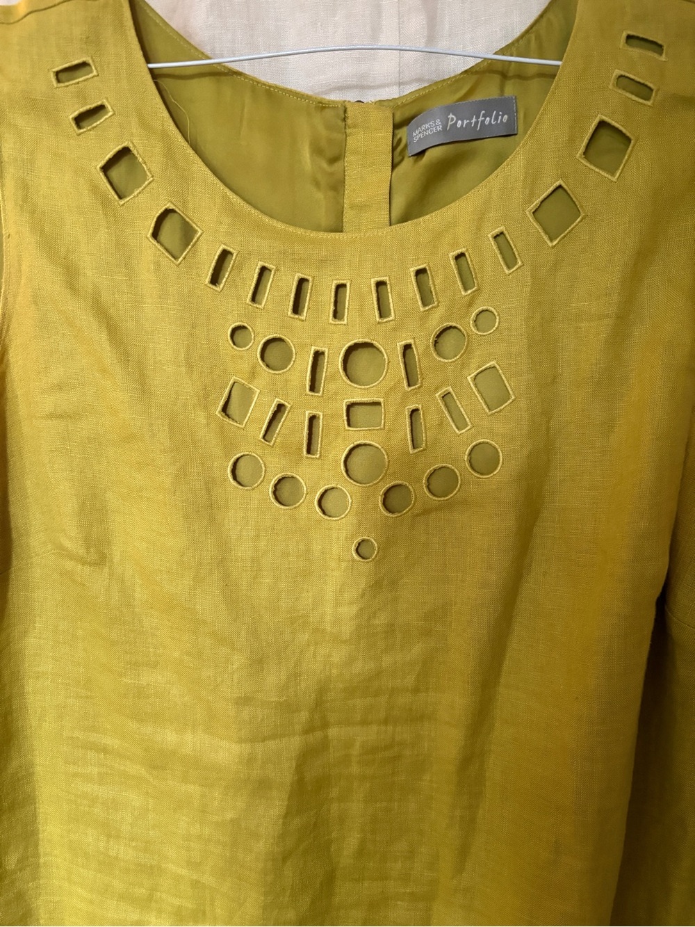 🇬🇧Linen dress with decorative cutouts by Marks and Spencer size US 6.